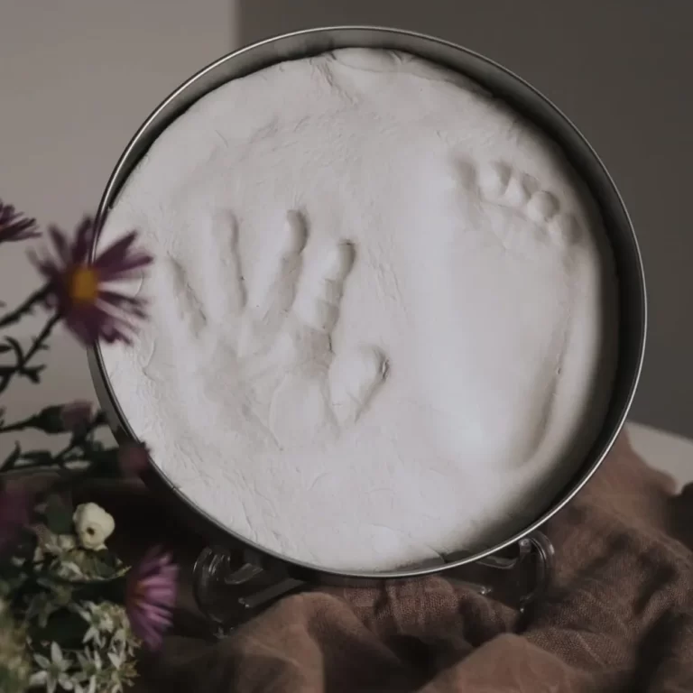 Dėžutė su su kūdikio rankos/pėdos įspaudu