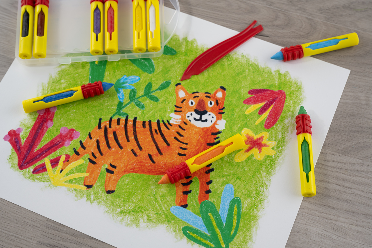 521009_Colori wax crayons waterproof plastic box of 10