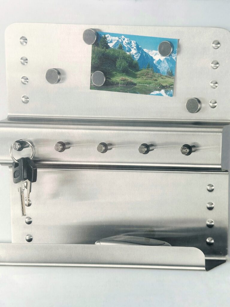 *Raktinė su magnetukais