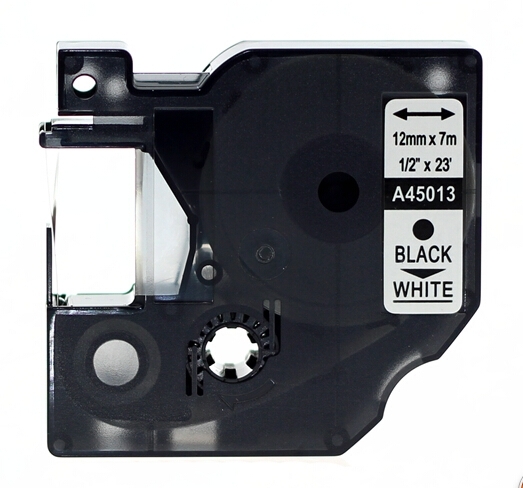 Juoda etikečių juostos kasetė su balta etikete A45013, 12 mm × 7 m matmenimis ir BLACK WHITE spalvų žymomis