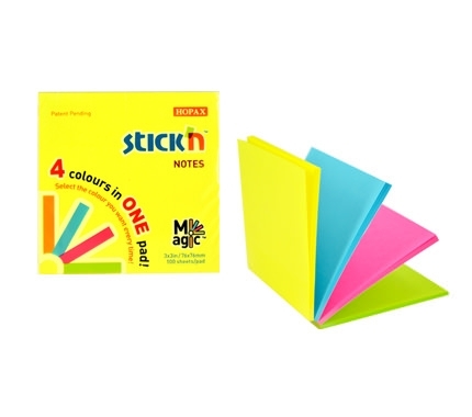 Stick'N Magic Pads pakuotė su geltonu, žydru, rožiniu ir žaliu 76 × 76 mm lapelių blokeliais
