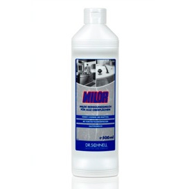 Aukštas baltas Milor 500 ml valymo pienelio butelis su skaidriu kamšteliu, mėlynai balta etikete ir valymo vaizdų koliažu