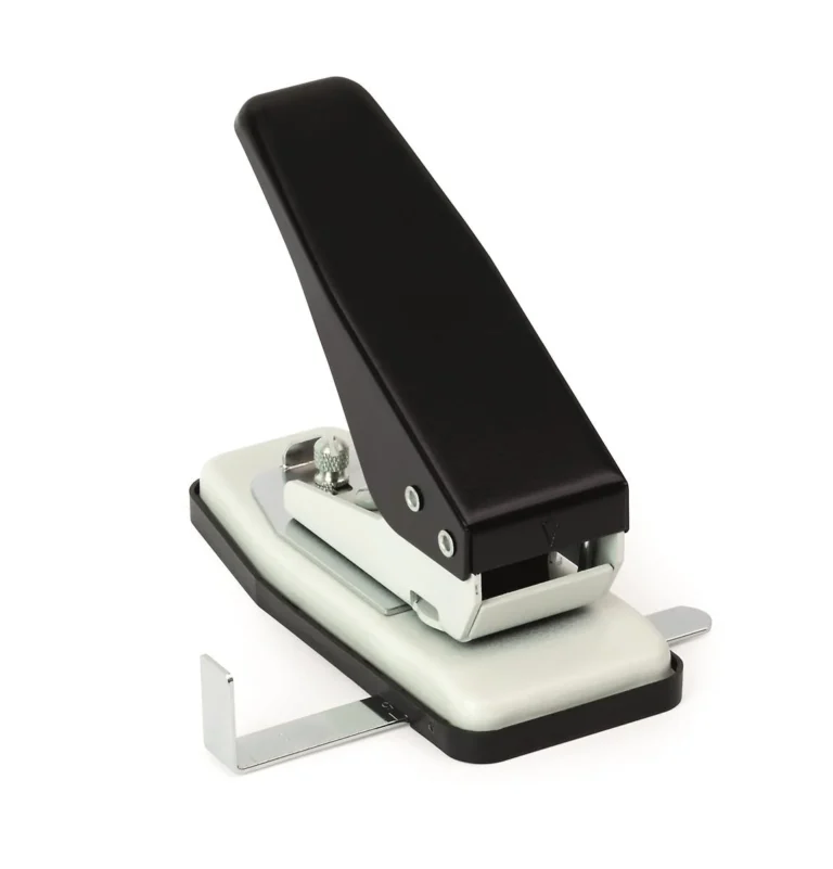 Hole punch for cutting the Euro hole
