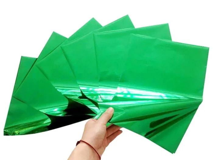 Metalizuojanti folija Crown Roll Leaf A4 (25 vnt.), žalia
