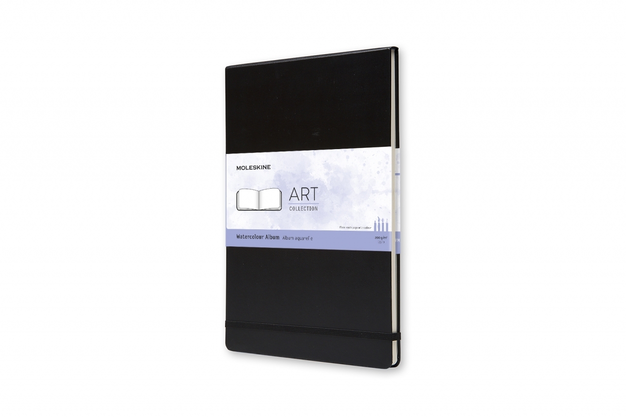 Juodas Moleskine Watercolour Album su balta ir violetine Art Collection etikete, 200 g/m² žyma bei elastine juosta