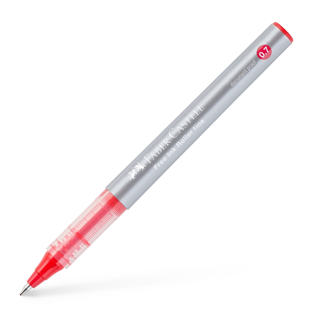 Įstrižas pilkas Faber-Castell Free Ink Roller fine 0,7 rašiklis su skaidria raudona laikymo dalimi ir metaliniu galiuku