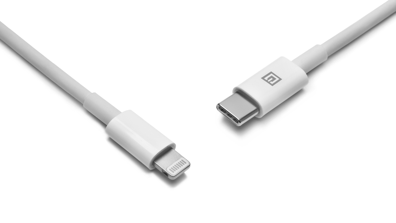 REAL-EL baltas USB-C į Lightning MFI PD kabelis – jungčių vaizdas iš viršaus