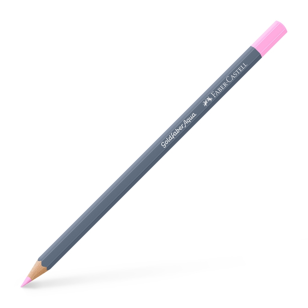 Įstrižai padėtas tamsiai pilkas Goldfaber Aqua pieštukas su ryškiai rožine šerdimi ir rožiniu galu